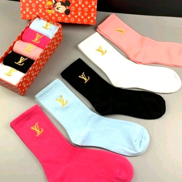 Gift sets. Newly quality unisex socks & more